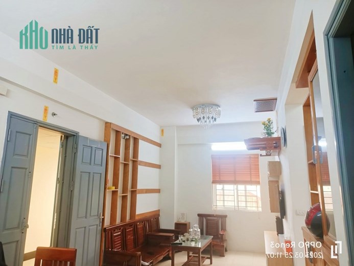 Bán CHCC Trần Bình, 65m2, 2 ngủ, Chỉ 2,45 tỷ, Lô góc, Ban công, Nội thất đẹp, Tiện ích đỉnh