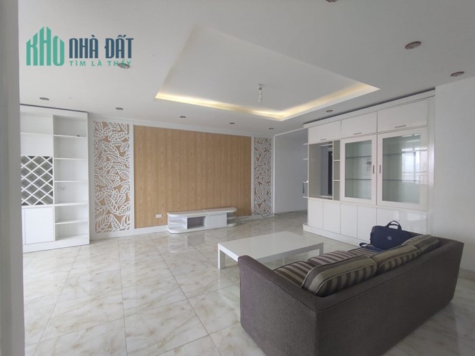Bán CHCC Phạm Văn Đồng, 90m2, 2 ngủ, Giá chỉ 3,25 tỷ, Nhà đẹp, Ban công sáng, Tiện ích đỉnh.