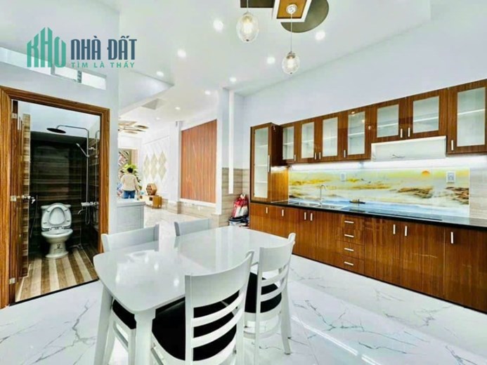 Hơn 5 tỷ chút chủ ngộp lắm rồi
🌈 Bán nhà Hẻm xe hơi Quang Trung P.10 Gò Vấp 
✅ Kết Cấu : 1 trệt 2