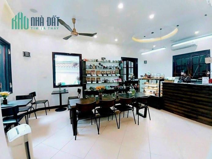 Gia đình cần bán 200m2, mặt phố Tô Ngọc Vân,  Tây Hồ, đường 10m