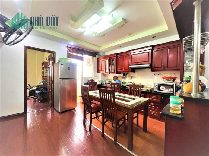Bán CHCC Nam Trung Yên, 110m2, 3 ngủ, Chỉ 3,6 tỷ, Ban công, Nội thất đẹp, Tiện ích ngập tràn