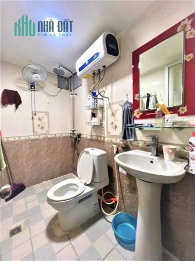 Bán CHCC Nam Trung Yên, 110m2, 3 ngủ, Chỉ 3,6 tỷ, Ban công, Nội thất đẹp, Tiện ích ngập tràn