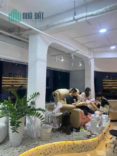 B.án Biệt Thự 2 Mặt Tiền Âu Cơ Phường 14 Tân Bình, nở hậu, 9 tầng, Giá rẻ.
