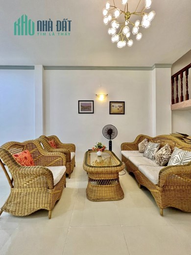 Mua ngay nhà đẹp 3L, 4.3/4.6x9 hxh 8 6m Đinh Tiên Hoàng sát Q1 giá chỉ 4.9 tỷ.