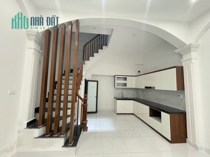 CỰC HOT !!! XEM NGAY NHÀ RIÊNG Ở HÀO NAM ĐỒNG ĐA 40M2 5 tầng đẹp, Ngõ thông thoáng, TẶNG NỘI THẤT