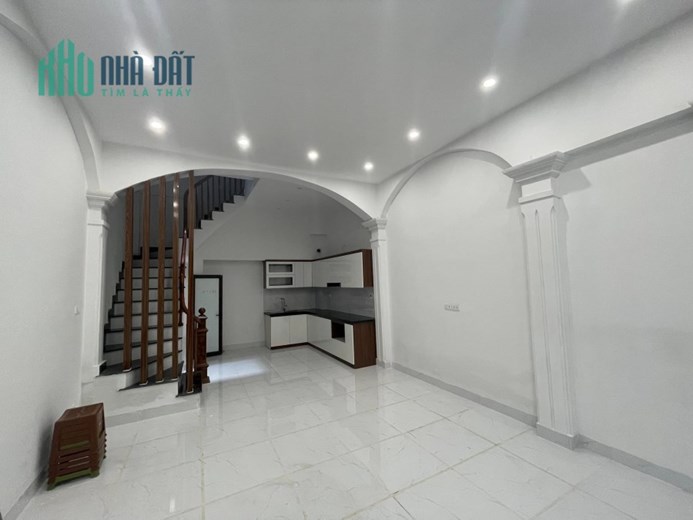 CỰC HOT !!! XEM NGAY NHÀ RIÊNG Ở HÀO NAM ĐỒNG ĐA 40M2 5 tầng đẹp, Ngõ thông thoáng, TẶNG NỘI THẤT