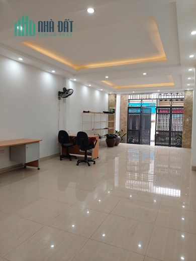 Bán nhà 170m2 phố Nghi Tàm, Tây Hồ Mặt tiền Khủng 10m Ô tô tránh 13.6 Tỷ