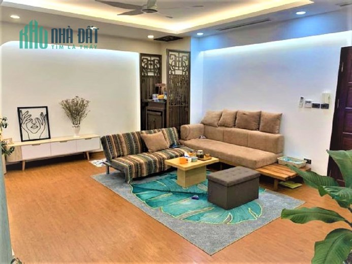 Bán CH Nguyễn Ngọc Vũ, 125m2, 3 ngủ, Chỉ 4,7 tỷ, Nhà đẹp, Nội thất nhập khẩu, Tiện ích ngập tràn