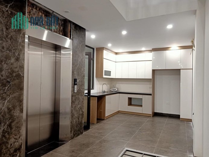 BÁN NHÀ NGUYỄN VĂN CỪ 61M2 6 TẦNG ÔTÔ THANG MÁY 11.8 TỶ
