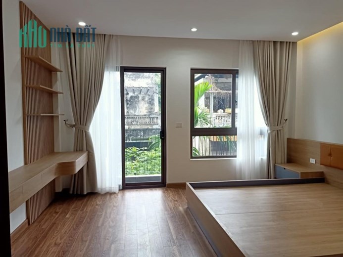 BÁN NHÀ NGUYỄN VĂN CỪ 61M2 6 TẦNG ÔTÔ THANG MÁY 11.8 TỶ