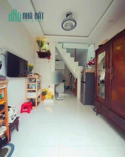 Bán nhà kế bên Bệnh viện Lê Văn Thịnh, Quận 2 giá chỉ 3,37 tỷ