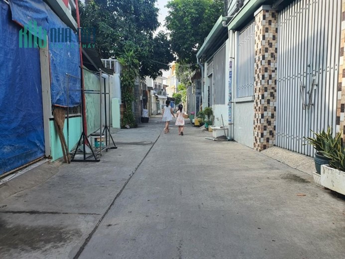 Bán nhà kế bên Bệnh viện Lê Văn Thịnh, Quận 2 giá chỉ 3,37 tỷ
