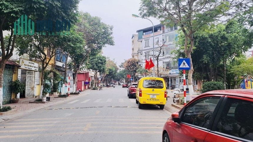 Rất gấp! cần bán 50m đất Thượng Thanh, mt 4.8m, ô tô, lô góc, chỉ hơn 3 tỷ.