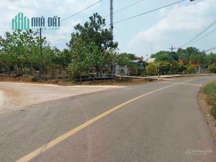 chú e ngộp ngân hàng nhờ bán lô đất thổ cư giá chỉ 250tr bao sang sổ.