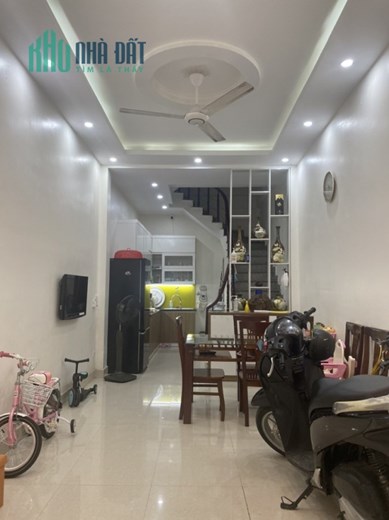 Bán nhà Mai Dịch, Cầu Giấy. 31m2x6; chỉ 5.75 tỷ. Phương