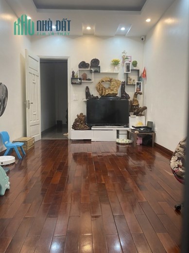 Bán nhà Mai Dịch, Cầu Giấy. 31m2x6; chỉ 5.75 tỷ. Phương