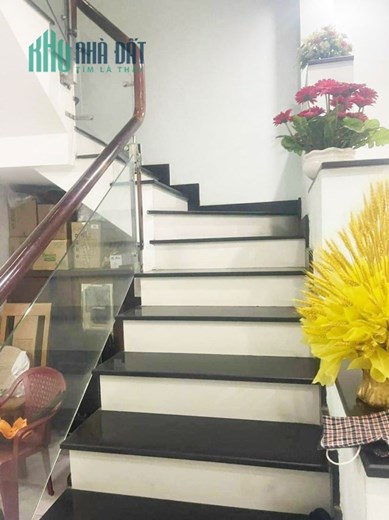 HXH TRÁNH THẲNG 1 TRỤC - LÊ VĂN KHƯƠNG QUẬN 12 - 55M2, 3 TẦNG BTCT, 3 PN. HƠN 4 TỶ