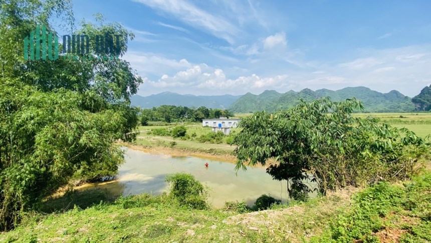 Bán gấp lô đất có diện tích 2798m2 trong đó có 200m2 thổ cư view triệu đô cánh đồng và suối