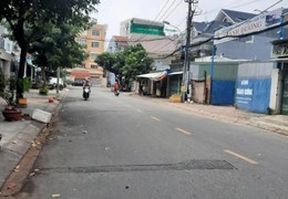 Bán nhà mặt tiền, diện tích lớn, khu Trịnh Đình Trọng, Lũy Bán Bích Kênh Tân Hóa