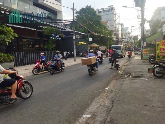Bán nhà mặt tiền phường Hòa Thạnh, Quận Tân Phú