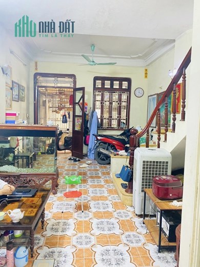 BÁN NHÀ NGÕ PHỐ TRẦN ĐẠI NGHĨA HAI BÀ TRƯNG HÀ NỘI. PHÂN LÔ Ô TÔ . GIÁ 1XXTR/M2