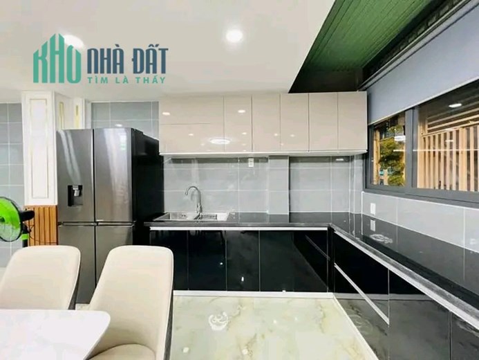 Nhà mới thoáng cửa sổ nhiều,ngay bệnh viện Ung Bướu, HXH