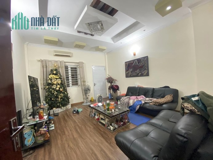 Bán Nhà ngõ 73 Nguyễn Trãi - Khu Phân Lô VIP - Ô tô - Nhỉnh 10 tỷ.