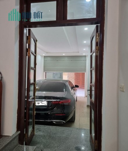 Hot ! Nhà Hoàng Quốc Việt, 70m2, 5T, Giá chỉ 13 tỷ, Phân lô, 2 thoáng, Gara, Nhà cực đẹp, KD