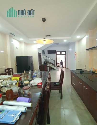 Hot ! Nhà Hoàng Quốc Việt, 70m2, 5T, Giá chỉ 13 tỷ, Phân lô, 2 thoáng, Gara, Nhà cực đẹp, KD