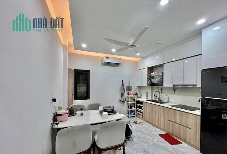 Bán nhà Mai Dịch, 54m2, 5T, Giá chỉ 12,6 tỷ, Vỉa hè, Ô tô, Thang máy, Gần phố, Nhà mới, KDVP.