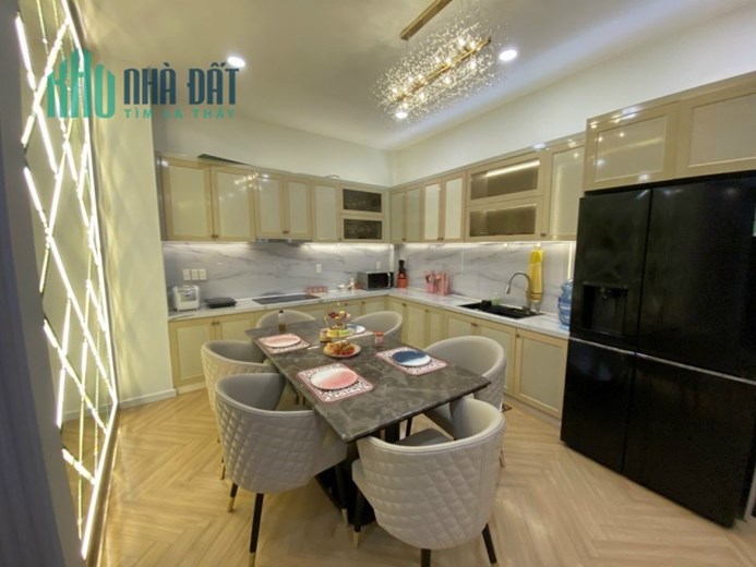 BÁN NHÀ TÂN BÌNH HXH BIỆT THỰ MINI NGANG 8M 3 TẦNG ĐẸP LUNG LINH SÁT MẶT TIỀN TRƯƠNG CÔNG ĐỊNH