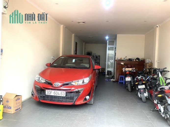 Nhà phân lô, ô tô tránh, thang máy, 90X6T Văn Cao Liễu Giai Ba Đình 2x tỷ.