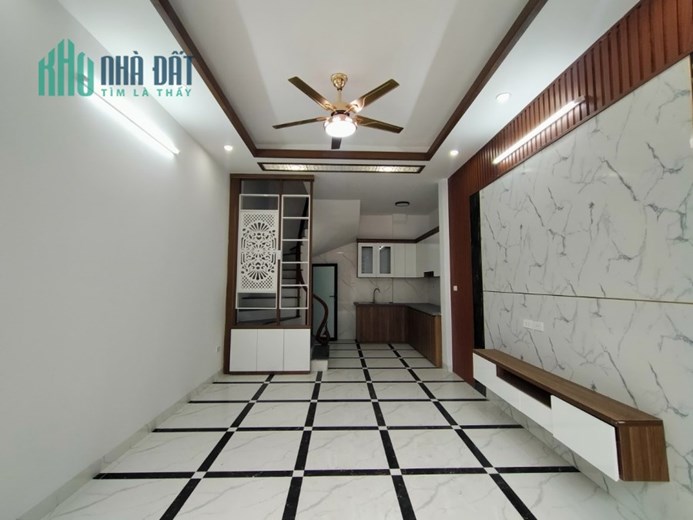 Bán nhà Thạch Bàn cực đẹp, Ô tô, 38 m2, 5 tầng, giá chỉ 3,85 tỷ.