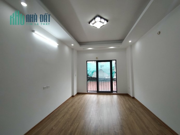 Bán nhà Thạch Bàn cực đẹp, Ô tô, 38 m2, 5 tầng, giá chỉ 3,85 tỷ.