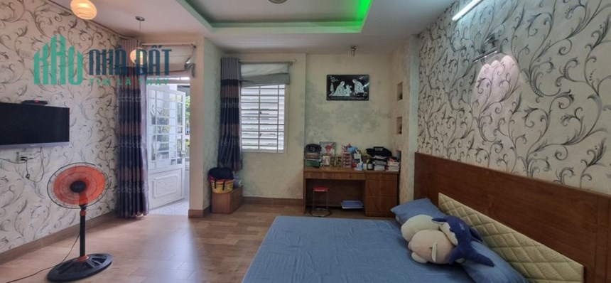 Bán nhà Mặt Tiền kinh doanh đỉnh Bàu Cát,Tân Bình,  4m x18m, 4Tầng, Giá tốt.