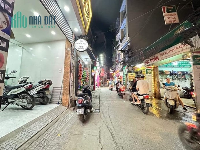 NHÀ MẶT PHỐ - BỐ LÀM TO - KINH DOANH SẦM UẤT - 2 THOÁNG CỰC ĐẸP - Ô TÔ TRÁNH - NHỈNH 9 TỶ