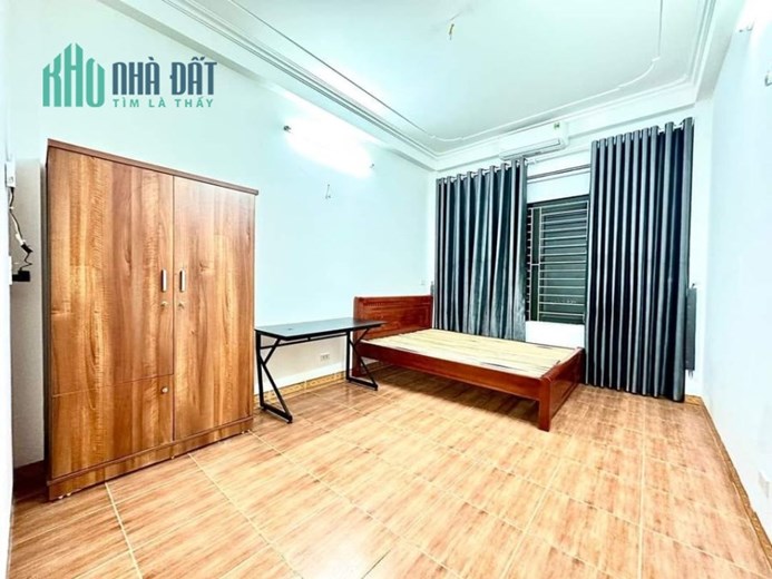 NHÀ MẶT PHỐ - BỐ LÀM TO - KINH DOANH SẦM UẤT - 2 THOÁNG CỰC ĐẸP - Ô TÔ TRÁNH - NHỈNH 9 TỶ