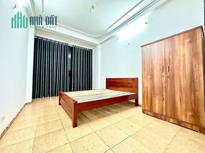 NHÀ MẶT PHỐ - BỐ LÀM TO - KINH DOANH SẦM UẤT - 2 THOÁNG CỰC ĐẸP - Ô TÔ TRÁNH - NHỈNH 9 TỶ