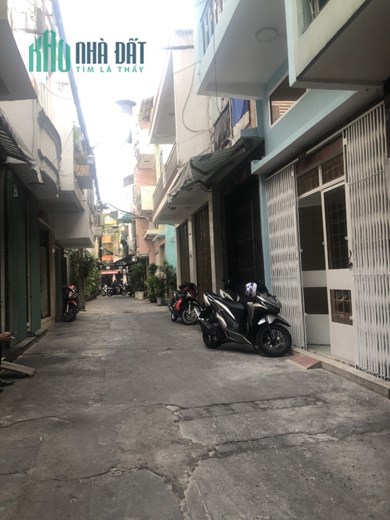 TRUNG TÂM Q5 ĐẮC ĐỊA  HẺM SẠCH THOÁNG MÁT- HXH - SÁT MẶT TIỀN - DÂN TRÍ CAO .