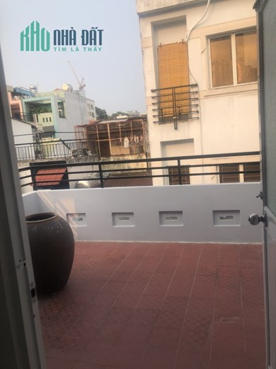 TRUNG TÂM Q5 ĐẮC ĐỊA  HẺM SẠCH THOÁNG MÁT- HXH - SÁT MẶT TIỀN - DÂN TRÍ CAO .