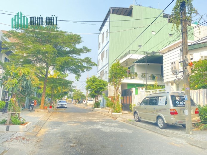 Cặp đất 180m2 ngang 10m ngay Hồ Xuân Hương, biển Mỹ Khê Đà Nẵng hơn 8 tỷ