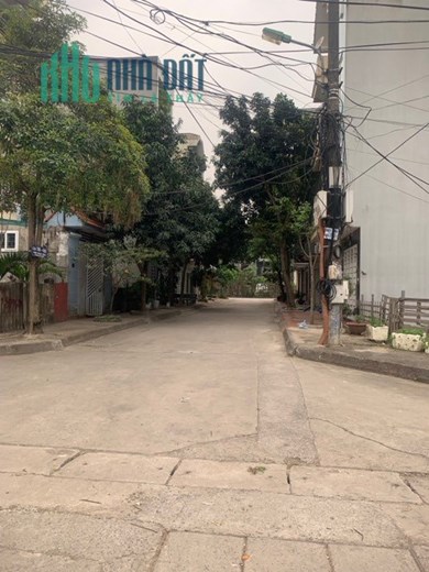 BÁN NHÀ PHỐ  GIA QUẤT DT 45M GIÁ 4,3 TỶ LÔ GÓC, KINH DOANH Ô TÔ ĐỖ CỬA.