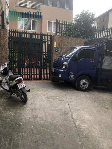 Bán nhà đẹp Ngọc Hồi ở luôn, 38m2, ô tô đỗ cổng, MT 3.9m, 2.5 tỷ.