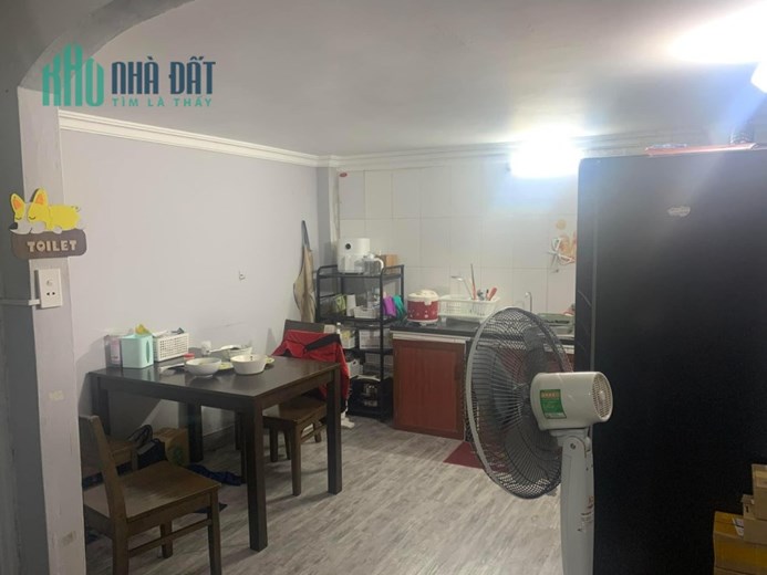Bán nhà đẹp Ngọc Hồi ở luôn, 38m2, ô tô đỗ cổng, MT 3.9m, 2.5 tỷ.