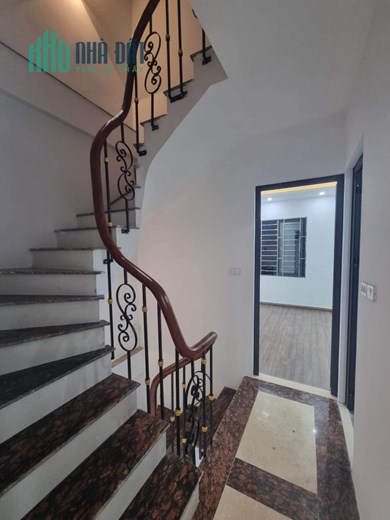 Bán nhà ngõ 63 Lê Đức Thọ, seri 4 căn chủ xây đẹp, 33m2*5 tầng,VÀI BƯỚC Ô TÔ, LÔ GÓC , chỉ 5,5 tỷ.