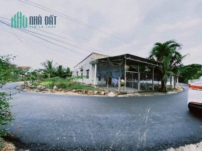 Diên Phước lô góc 2 mặt tiền đường nhựa Liên Thôn siêu đẹp , oto tận đất .