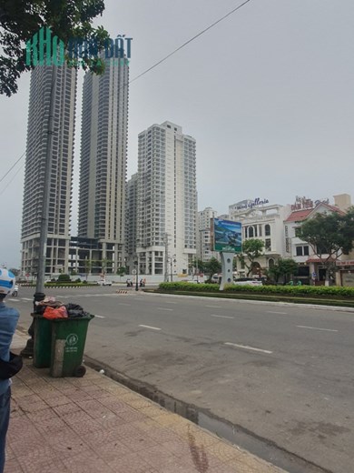 Bán Gấp - Đất Mặt Tiền Phạm Văn Đồng Đà Nẳng 335m2 - 79 tỷ 9