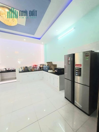 Chính chủ bán nhà đường lê văn quới, hẻm 8m, 80m2 chỉ 7.7 tỳ, nhà đẹp ờ ngay