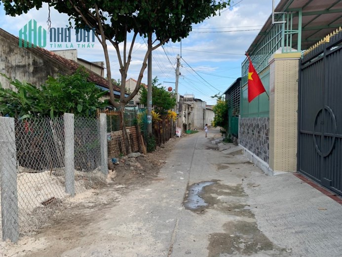 Đất trung tâm thị trấn chợ Lầu Bắc Bình đường ô tô, sát Quốc Lộ 1A, thích hợp xây nhà trọ
