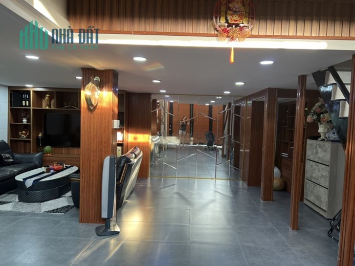 Ngộp bank cần bán gấp nhà  tiền khủng 10m sát Tạ Quang Bửu chỉ 6.38 tỷ